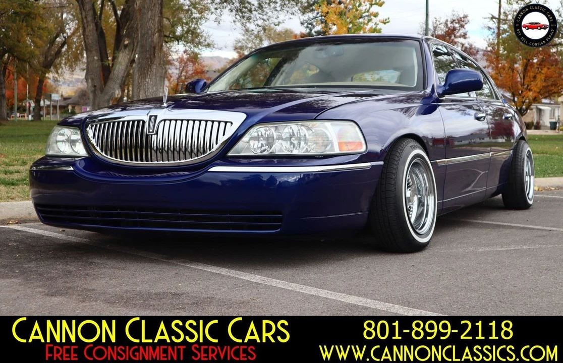 2007 Lincoln Town Car - Image 2 of 21