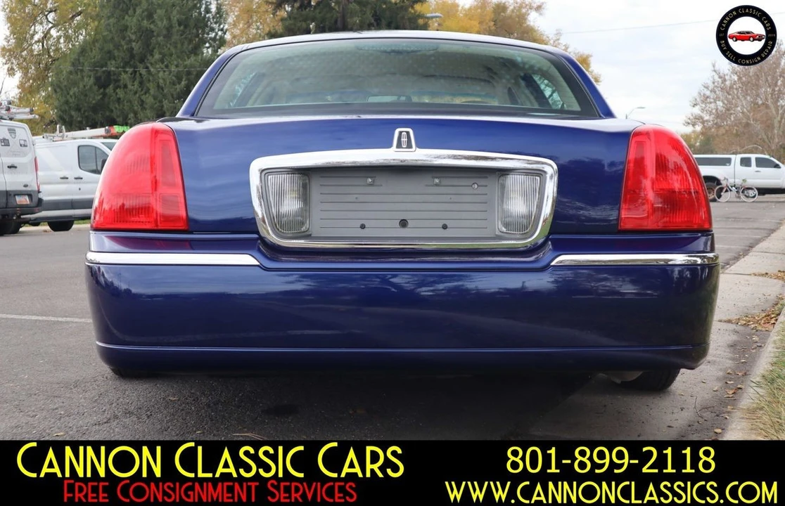 2007 Lincoln Town Car - Image 15 of 21