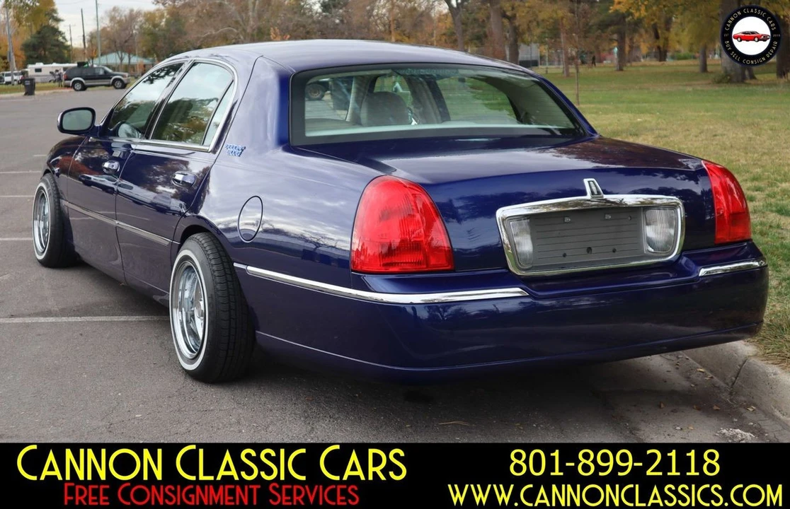 2007 Lincoln Town Car - Image 15 of 21