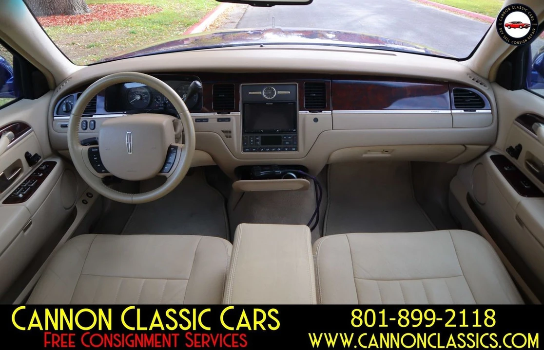 2007 Lincoln Town Car - Image 29 of 31