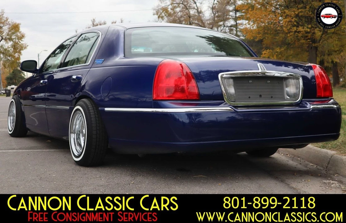 2007 Lincoln Town Car - Image 17 of 21