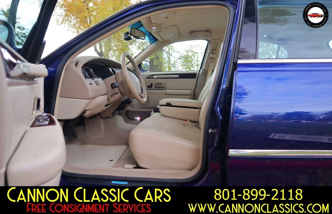 2007 Lincoln Town Car - Image 26 of 31