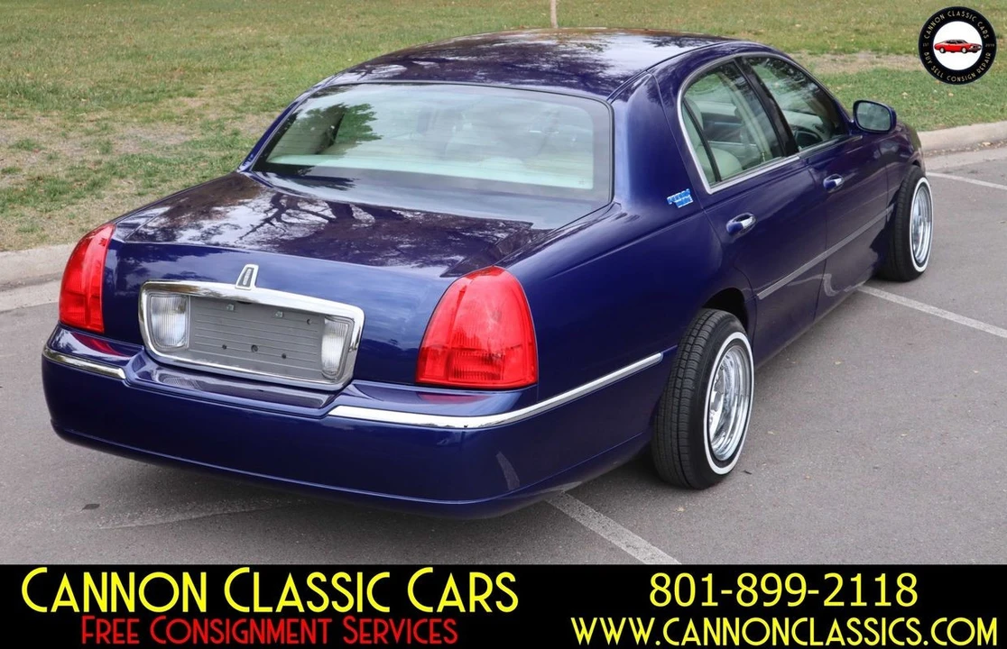 2007 Lincoln Town Car - Image 12 of 21