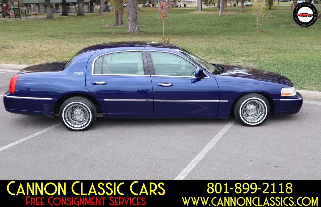 2007 Lincoln Town Car - Image 9 of 21