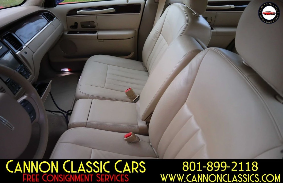 2007 Lincoln Town Car - Image 28 of 31