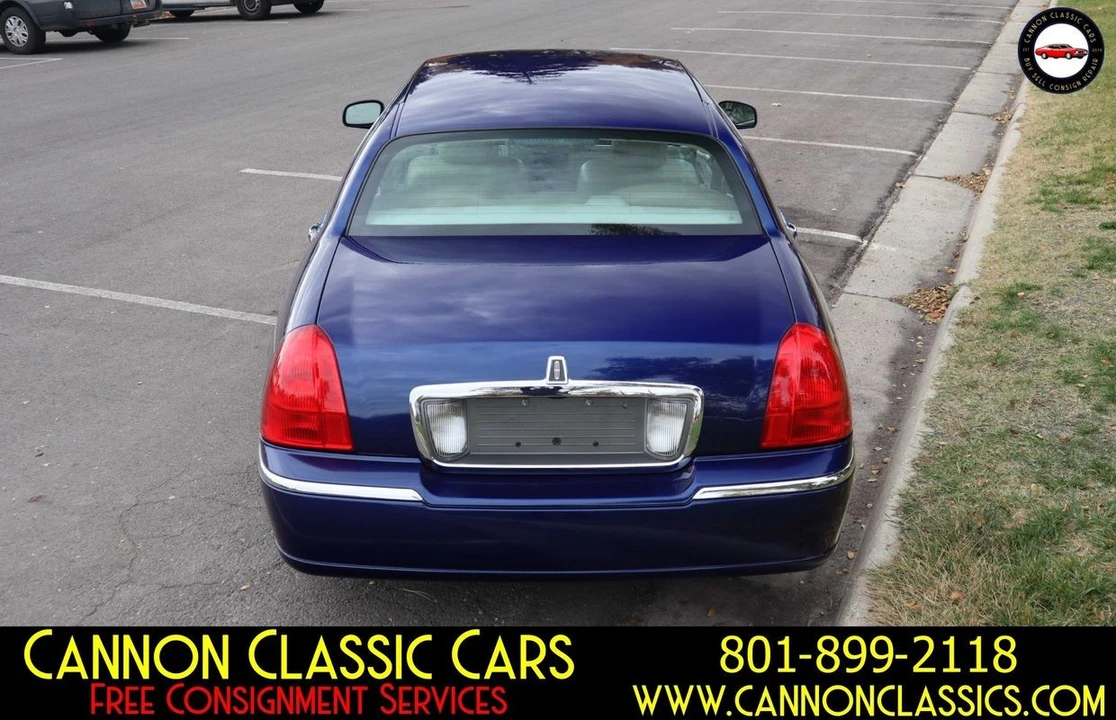 2007 Lincoln Town Car - Image 13 of 21