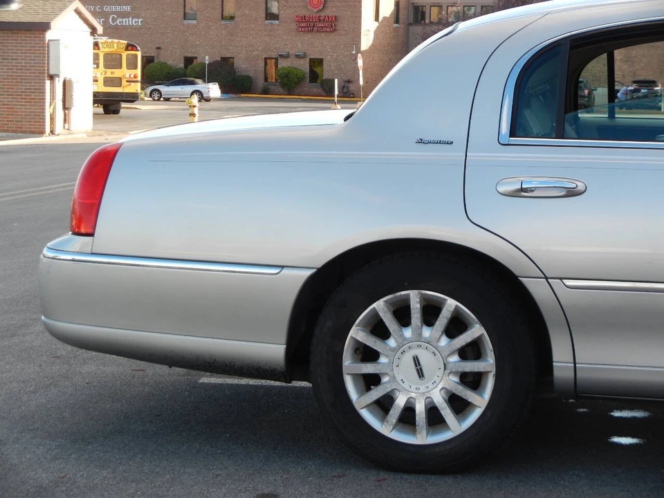 2007 Lincoln Town Car - Image 21 of 21