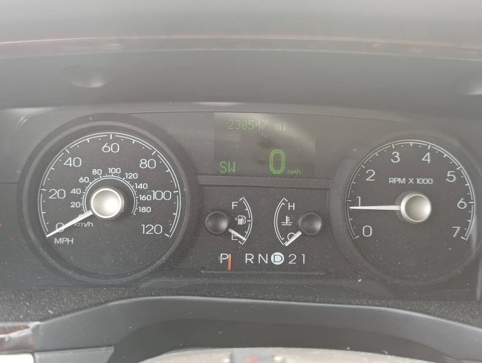 2007 Lincoln Town Car - Image 14 of 21