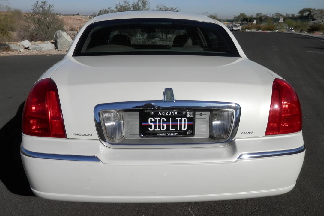 2007 Lincoln Town Car - Image 5 of 21