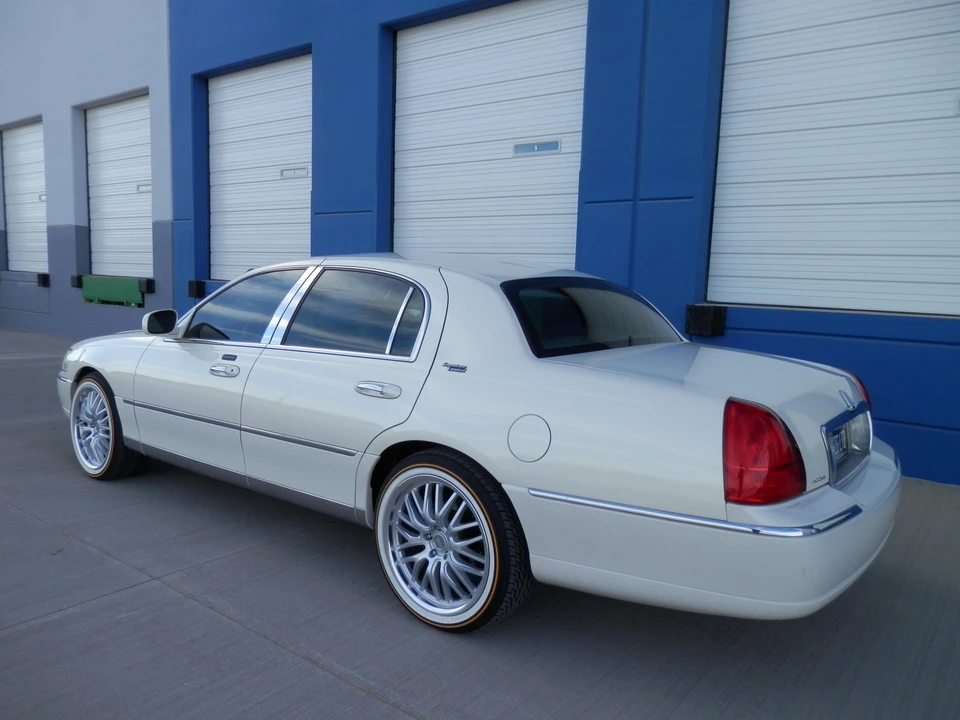 2007 Lincoln Town Car - Image 21 of 21