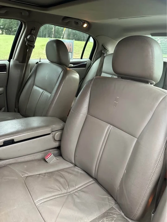 2007 Lincoln Town Car - Image 4 of 7