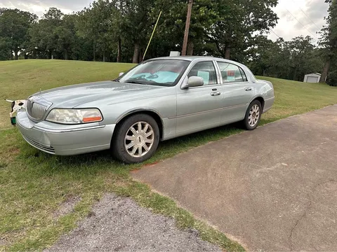 2007 Lincoln Town Car Signature Limited Sedan 4D