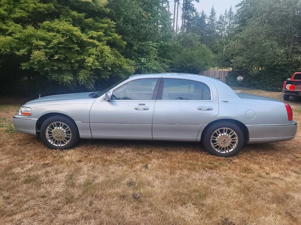 2007 Lincoln Town Car - Image 4 of 13