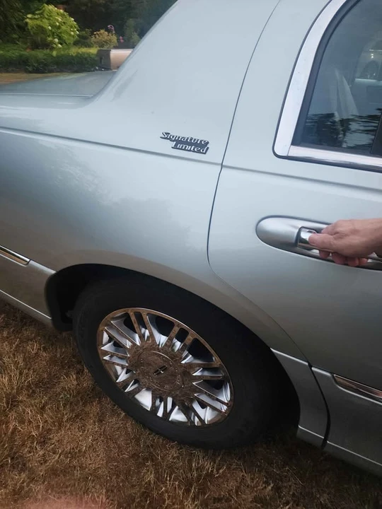 2007 Lincoln Town Car - Image 7 of 13