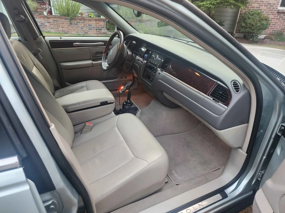 2007 Lincoln Town Car - Image 5 of 13