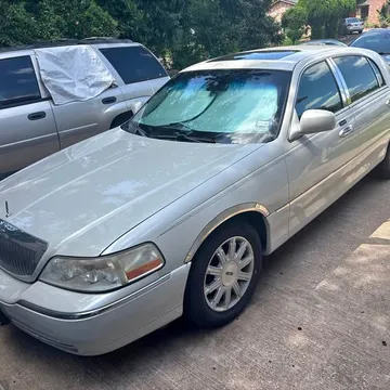 2007 Lincoln Town Car Signature Limited Sedan 4D