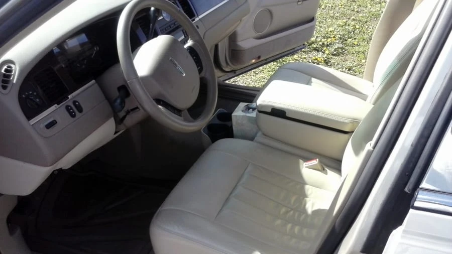 2007 Lincoln Town Car - Image 4 of 6