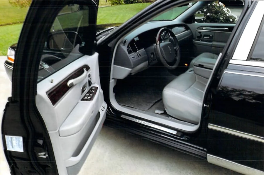 2007 Lincoln Town Car - Image 5 of 11