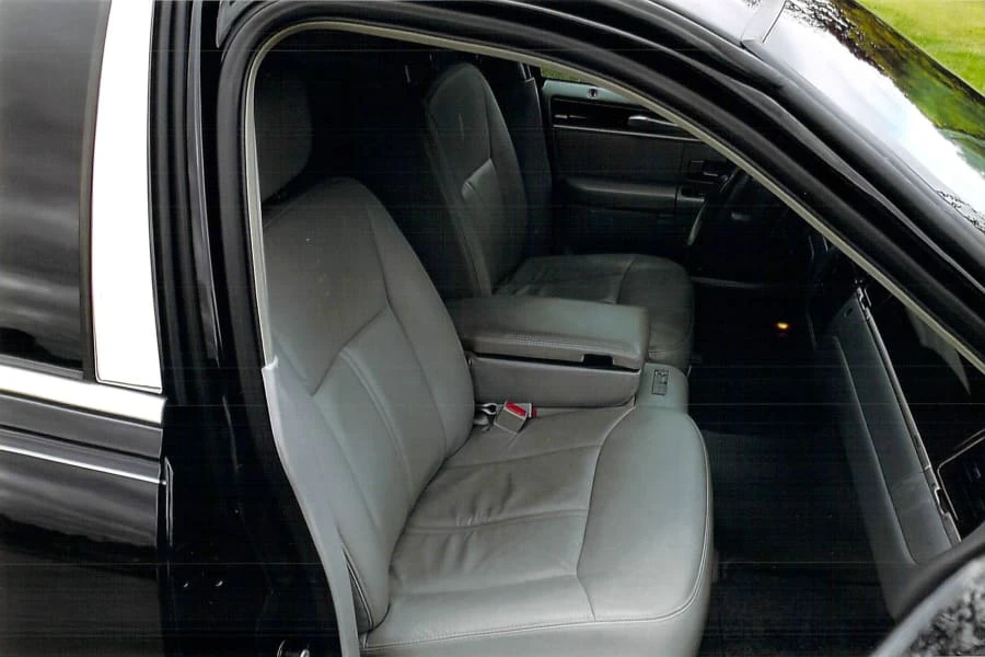 2007 Lincoln Town Car - Image 8 of 11