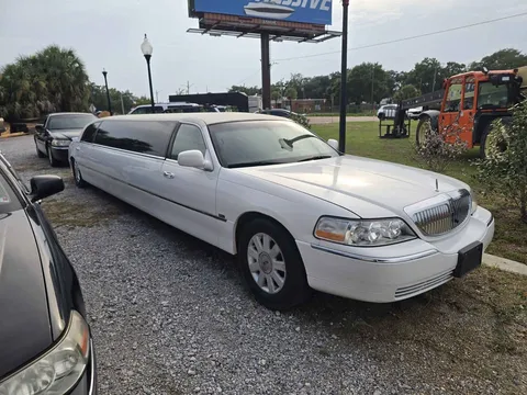 2007 Lincoln Town Car Ultimate L Sedan 4D