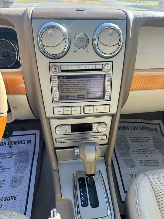 2007 Lincoln MKZ - Image 10 of 20