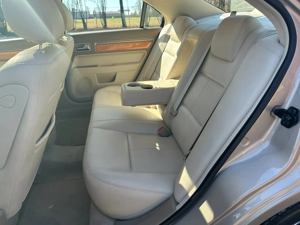 2007 Lincoln MKZ - Image 17 of 20