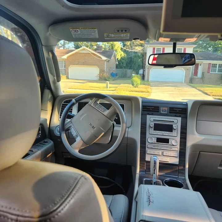 2007 Lincoln Navigator 3rd Gen - Image 7 of 10