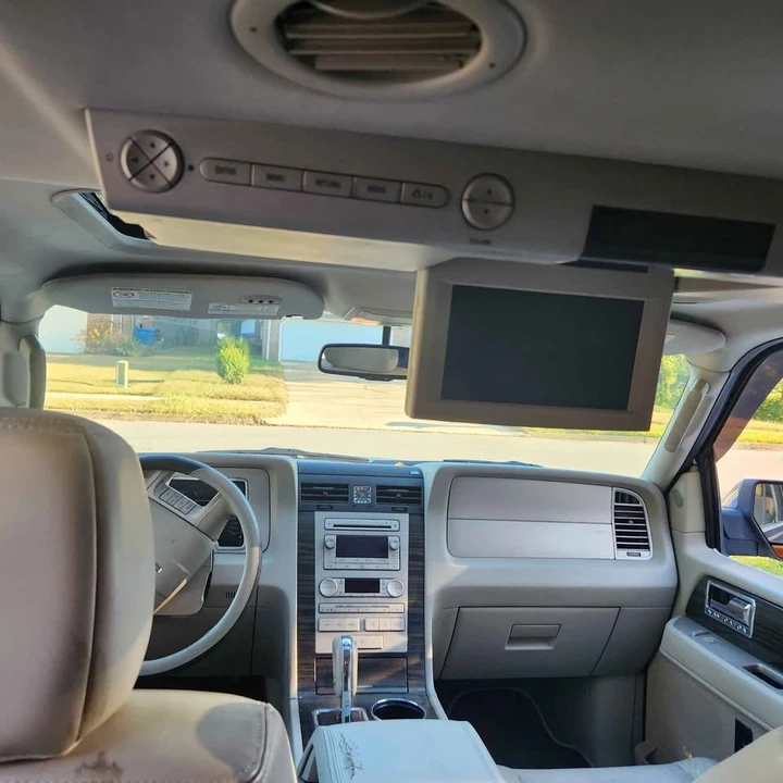 2007 Lincoln Navigator 3rd Gen - Image 5 of 10