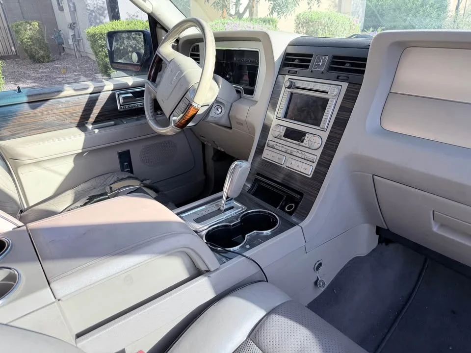 2007 Lincoln Navigator 3rd Gen - Image 8 of 14