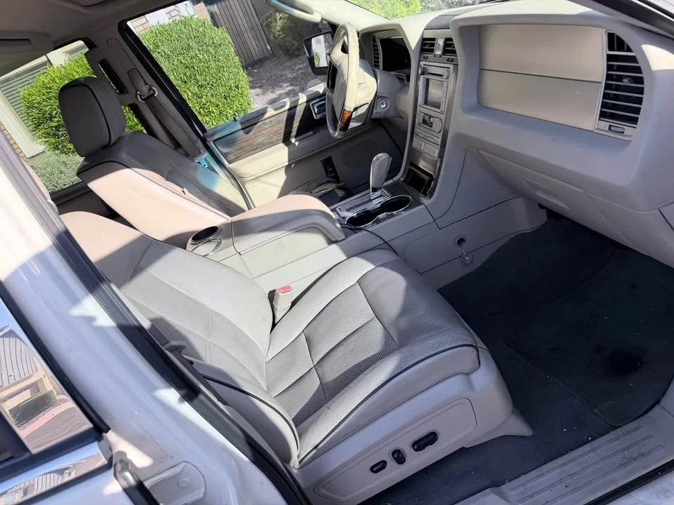 2007 Lincoln Navigator 3rd Gen - Image 9 of 14
