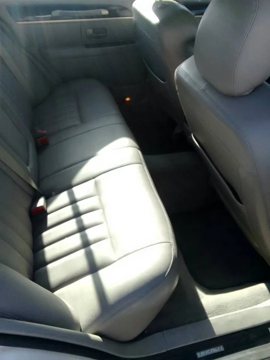 2007 Lincoln Town Car - Image 6 of 6