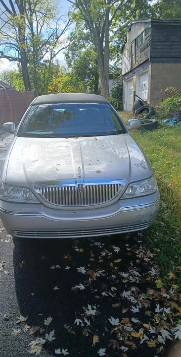 2007 Lincoln Town Car - Image 3 of 6