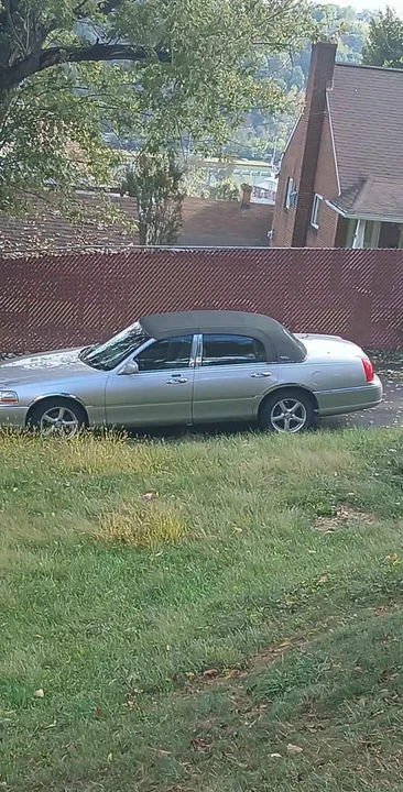 2007 Lincoln Town Car - Image 6 of 6