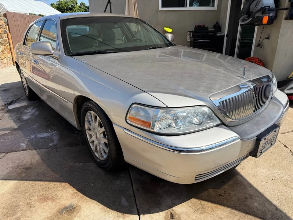 2007 Lincoln Town Car - Image 2 of 7