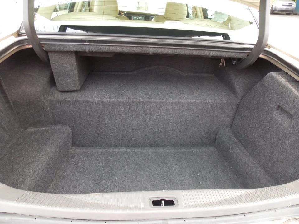 2007 Lincoln Town Car - Image 10 of 16