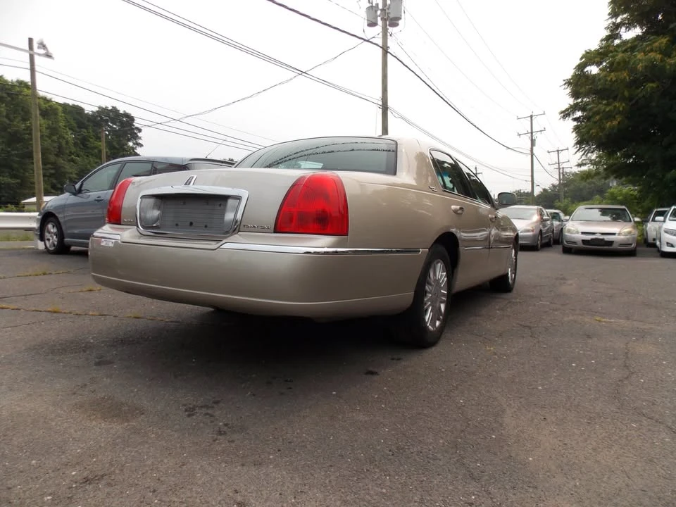 2007 Lincoln Town Car - Image 5 of 16