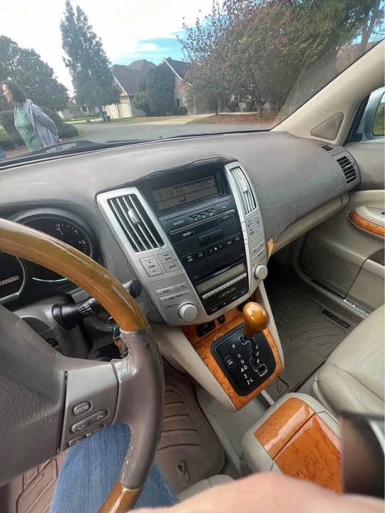 2007 Lexus RX 2nd Gen - Image 6 of 10