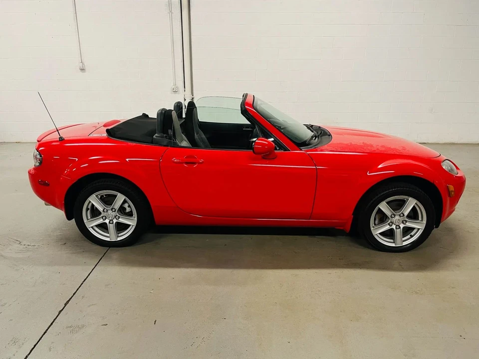 2007 Mazda NC MX-5 Miata - Image 7 of 31