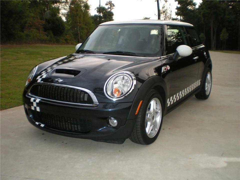 2007 Mini Mini 2nd Gen - Image 2 of 5