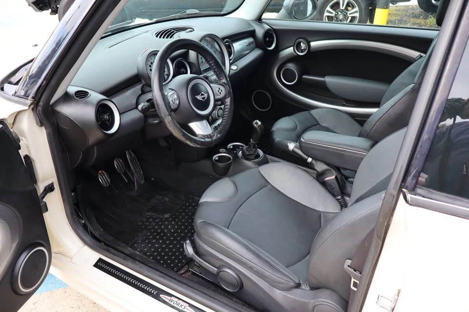 2007 Mini Mini John Cooper Works 1st Gen - Image 11 of 16