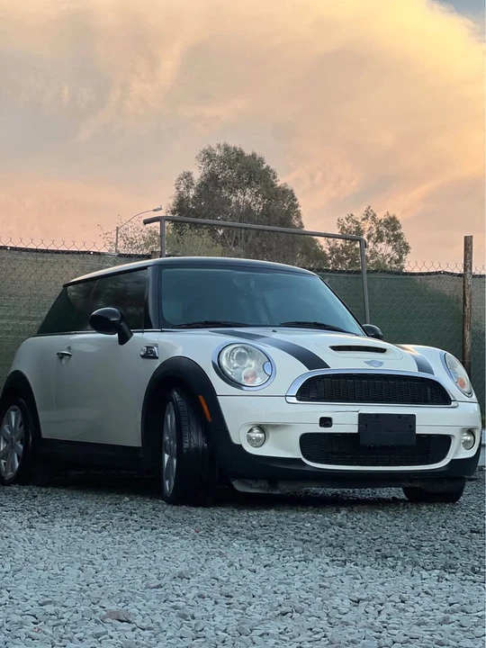 2007 Mini Mini 2nd Gen - Image 2 of 2