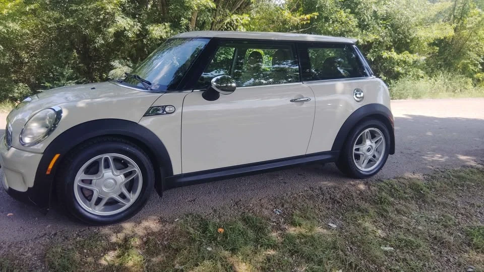 2007 Mini Mini 2nd Gen - Image 2 of 4