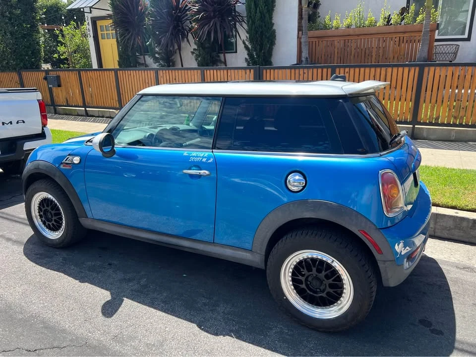 2007 Mini Mini 2nd Gen - Image 2 of 8
