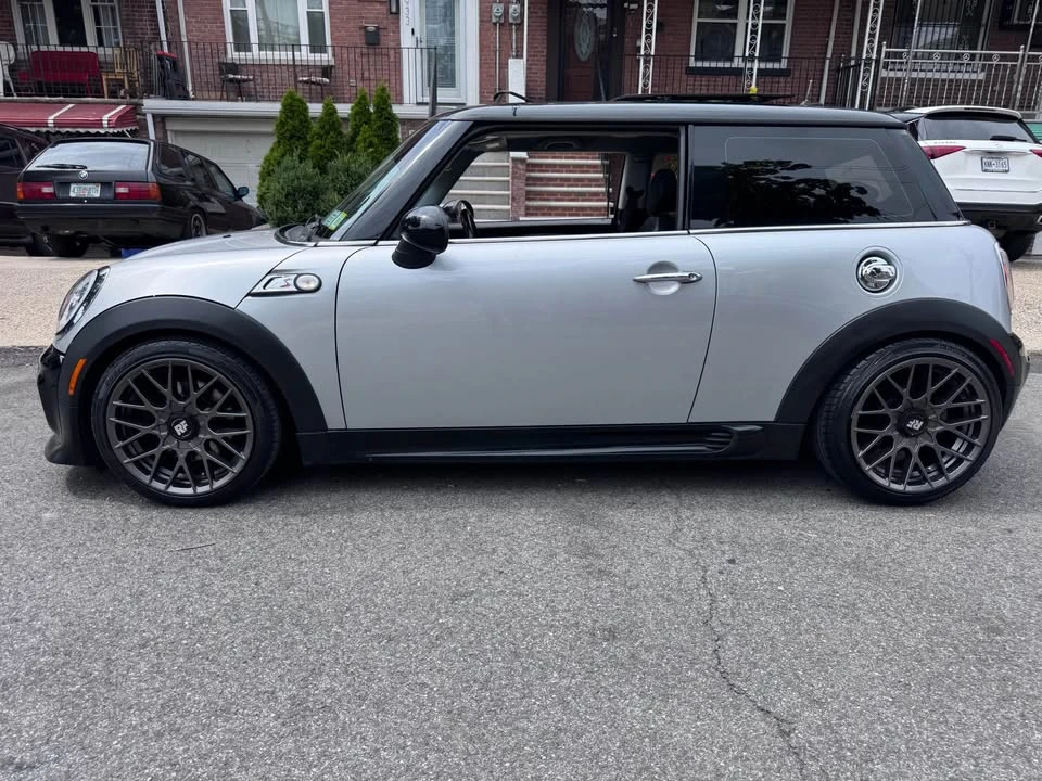 2007 Mini Mini 2nd Gen - Image 2 of 10