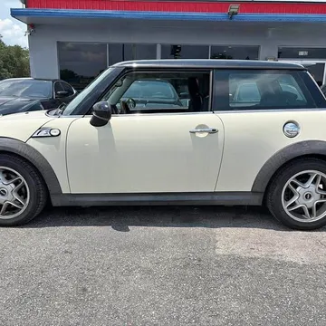 2007 MINI Cooper Hatchback 2D