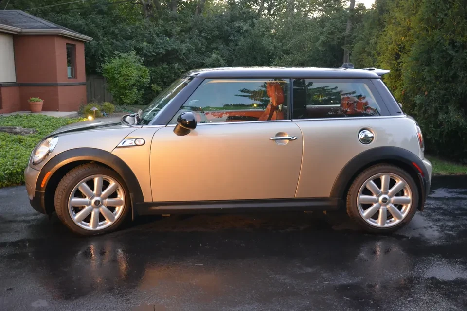 2007 Mini Mini 2nd Gen - Image 2 of 12