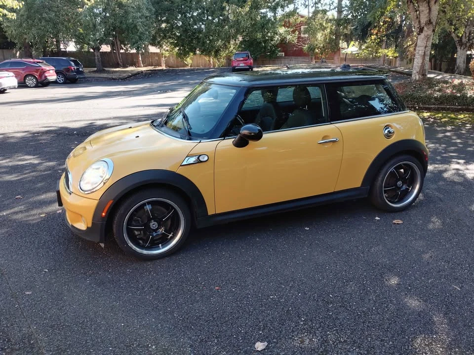 2007 Mini Mini 2nd Gen - Image 2 of 9
