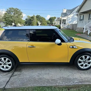 2007 MINI Cooper S Hatchback 2D