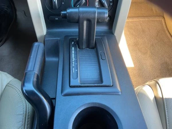 2007 Ford S197 Mustang - Image 9 of 21