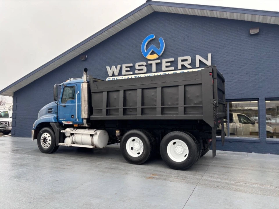 2007 Mack - Image 6 of 12
